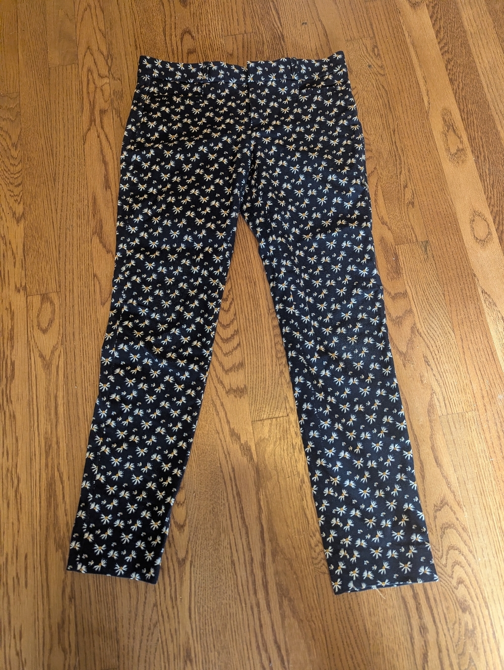 Banana Republic Women's Size 2 Navy Daisy Flower Pattern Capri Pants Sloan